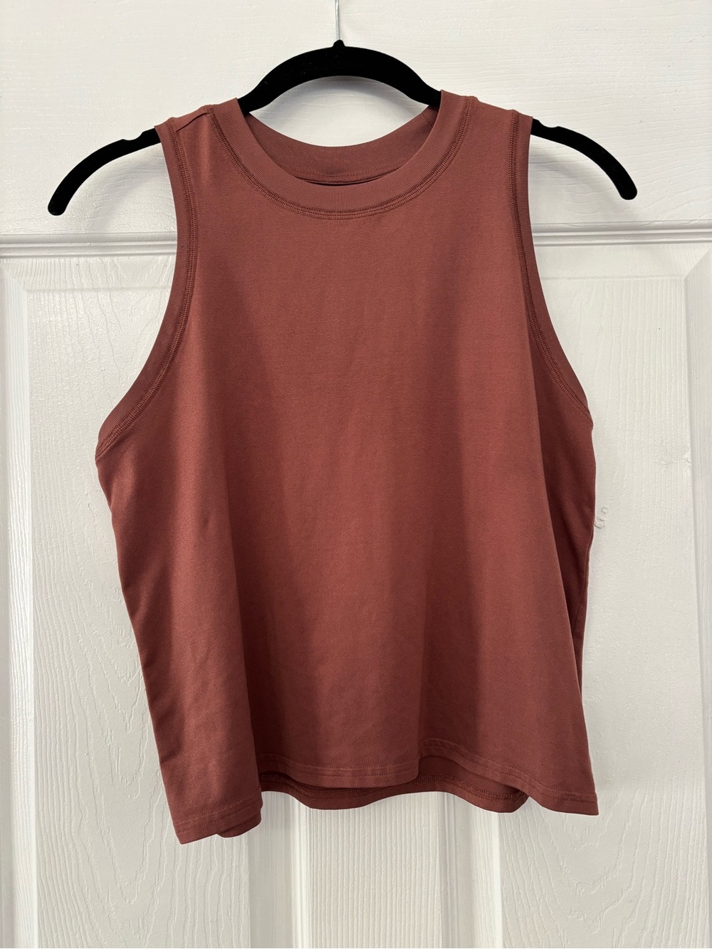 Vuori Energy Sleeveless Tank Top in Terracotta Size Small